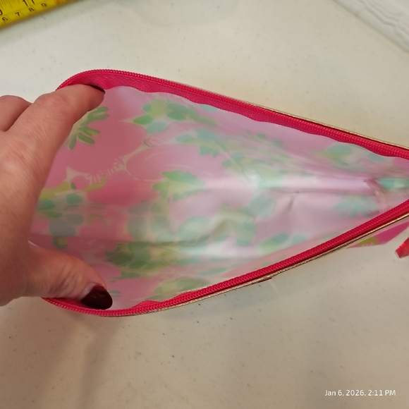 Lilly Pulitzer for Estee Lauder Cosmetic Makeup Bag Waterproof Pink Floral PVC - Picture 4 of 4